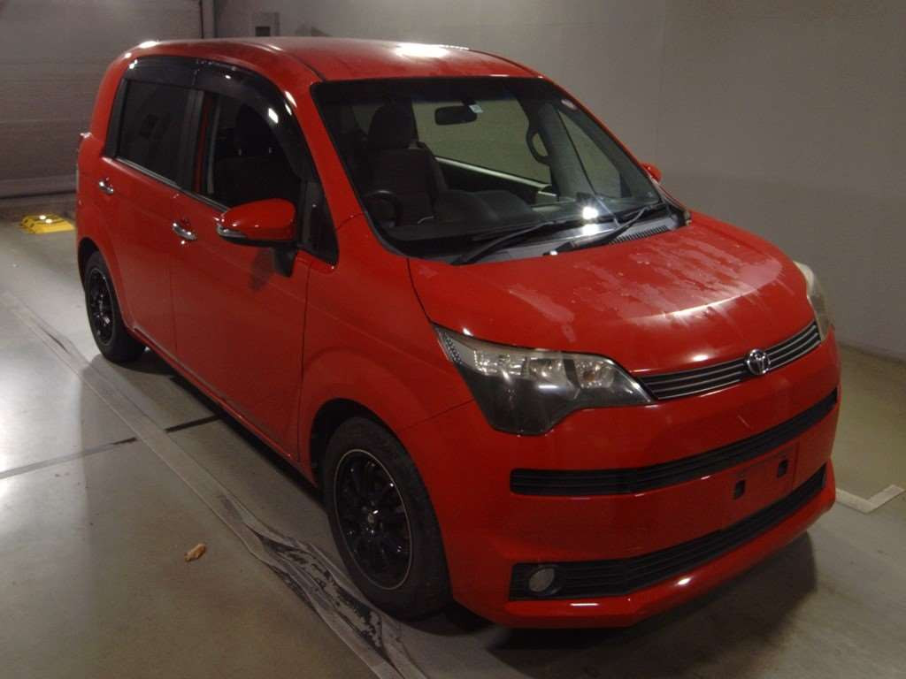 2013 Toyota Spade NCP141[2]