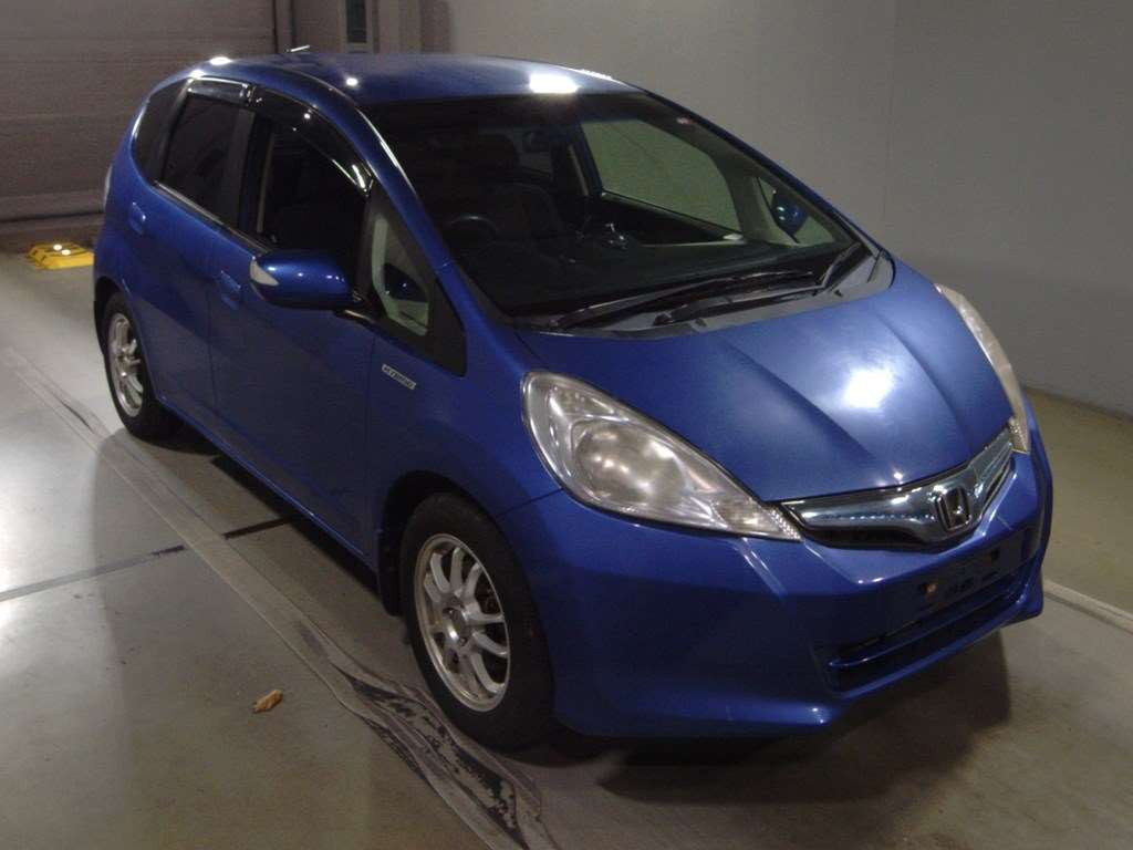 2012 Honda Fit Hybrid GP1[2]