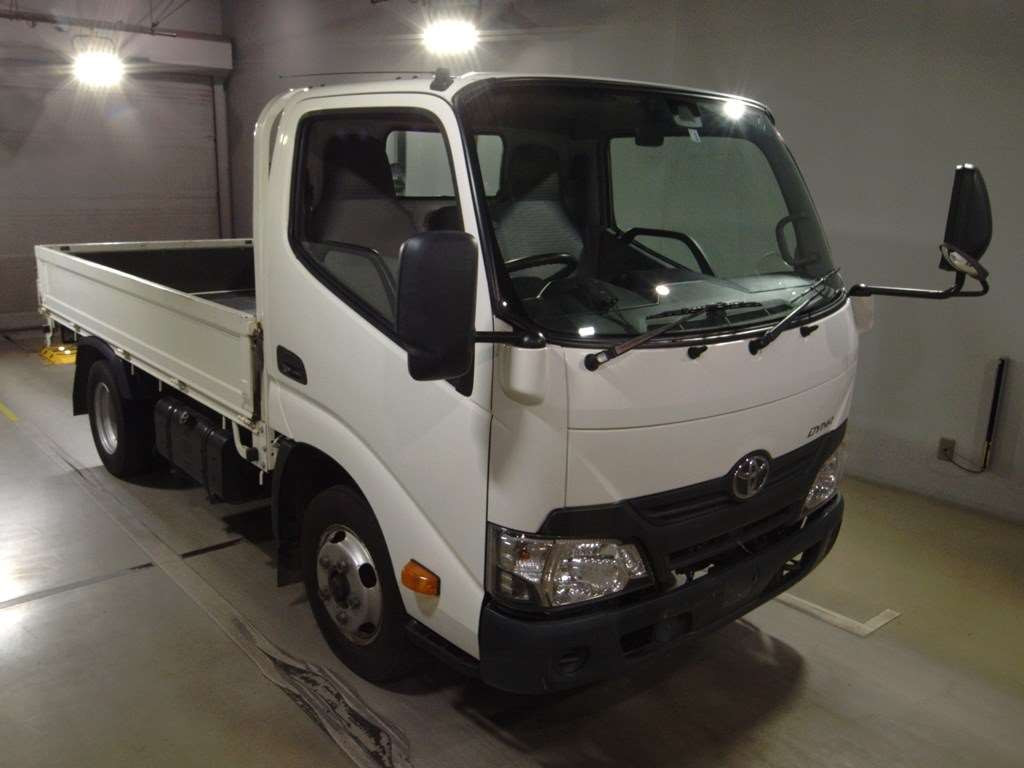 2019 Toyota Dyna Truck XZC605[2]