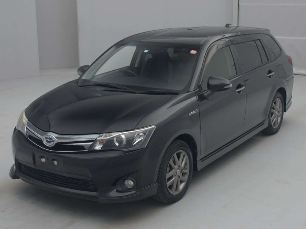 2013 Toyota Corolla Fielder NKE165G[0]