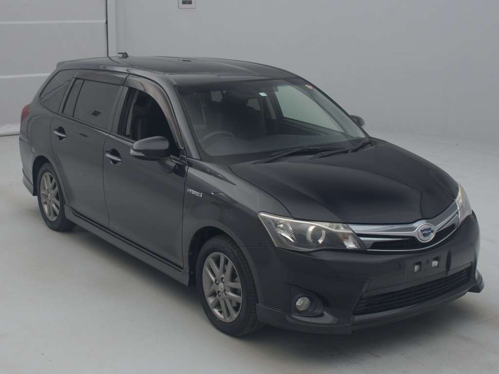 2013 Toyota Corolla Fielder NKE165G[2]