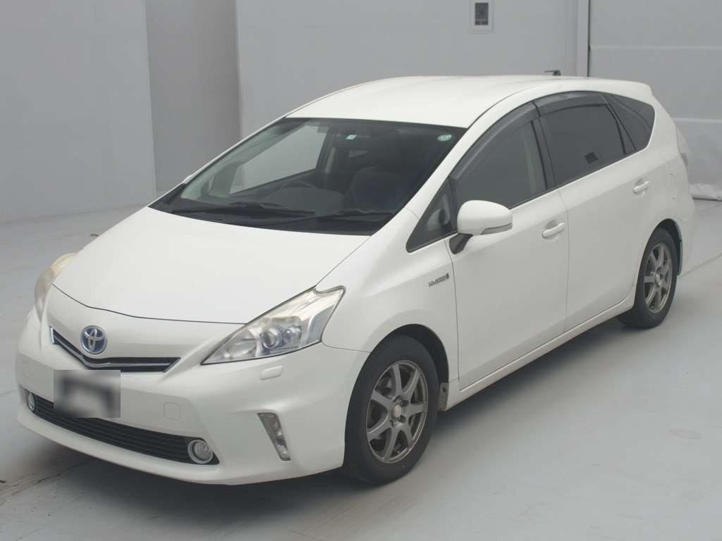 2011 Toyota Prius alpha ZVW41W[0]