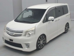 2013 Toyota Noah