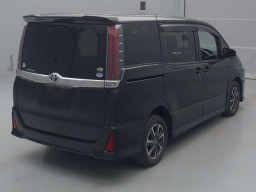 2017 Toyota Noah