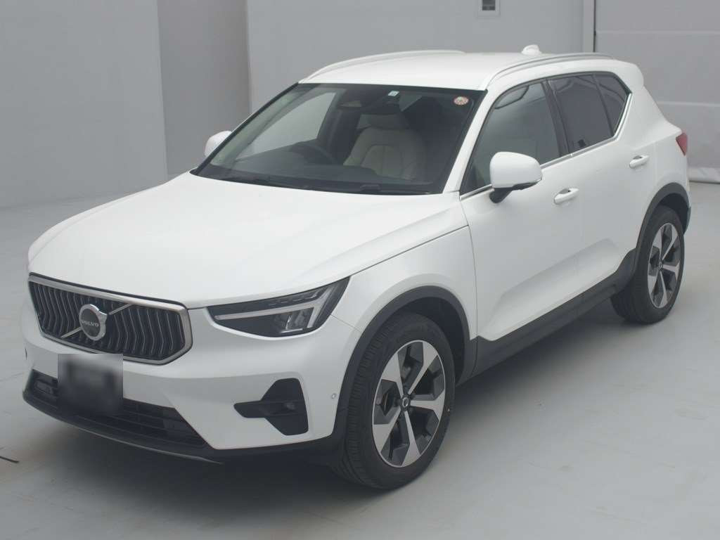 2022 Volvo XC40 XB420TXCM[0]