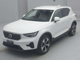 2022 Volvo XC40