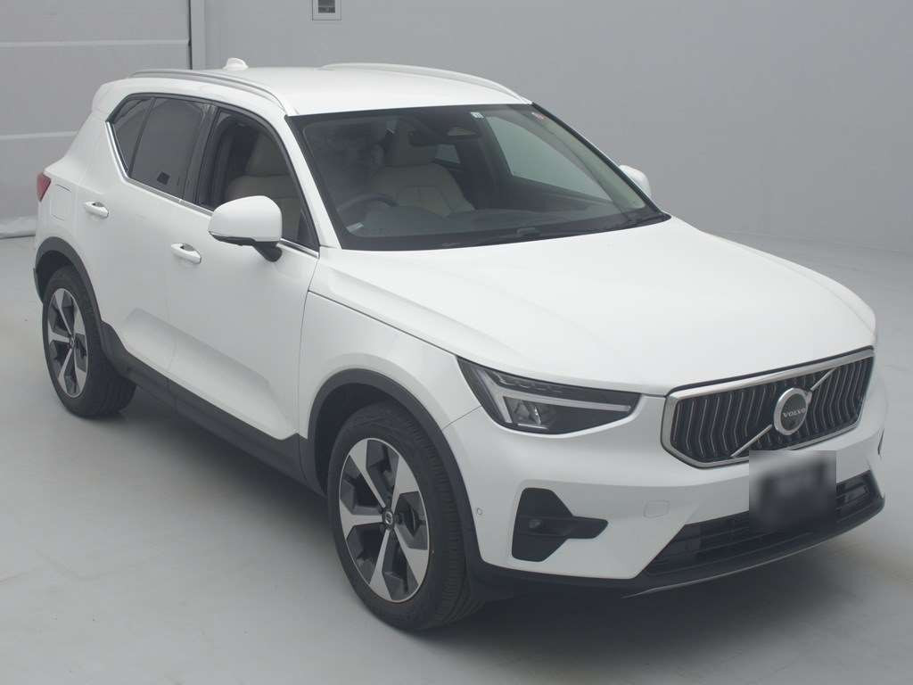 2022 Volvo XC40 XB420TXCM[2]