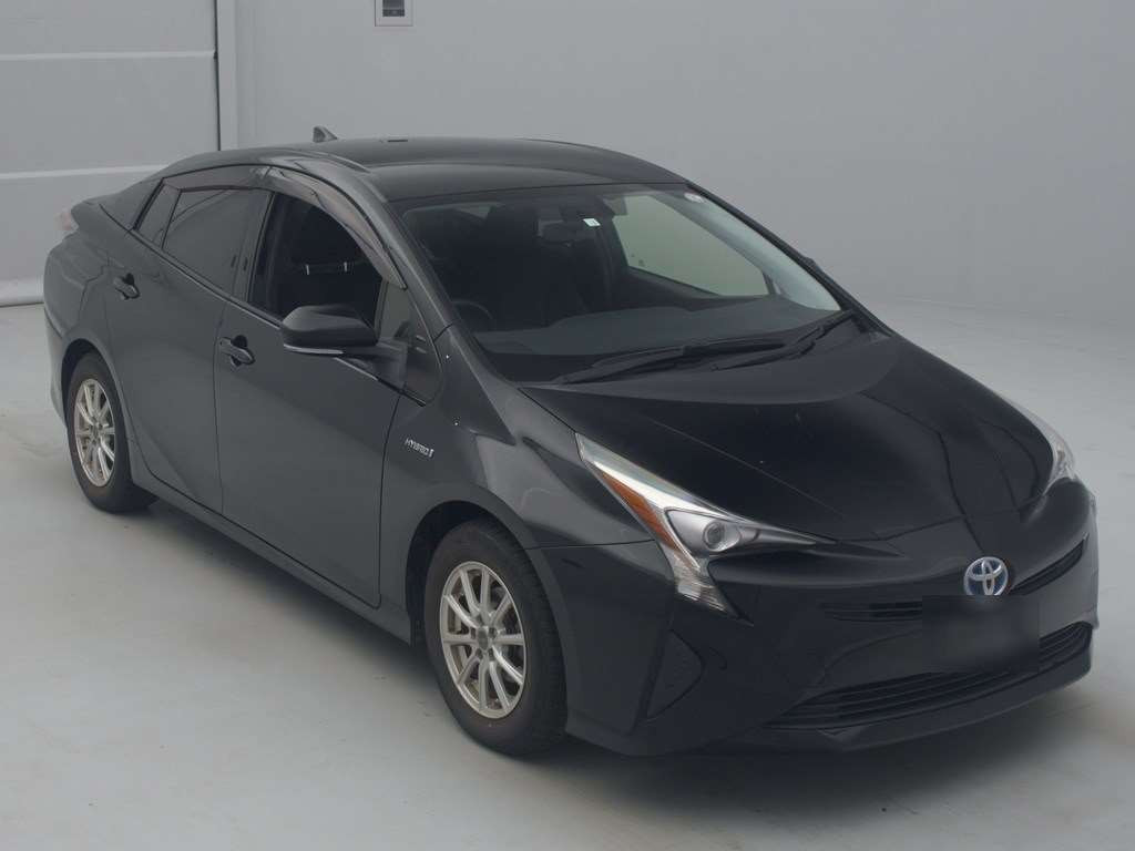 2016 Toyota Prius ZVW50[2]