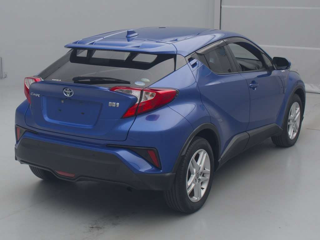 2020 Toyota C-HR ZYX11[1]