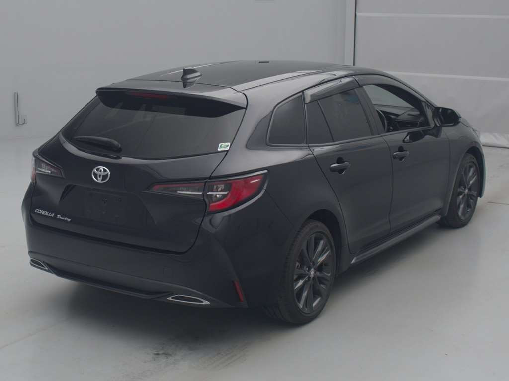 2020 Toyota Corolla Touring Wagon ZRE212W[1]