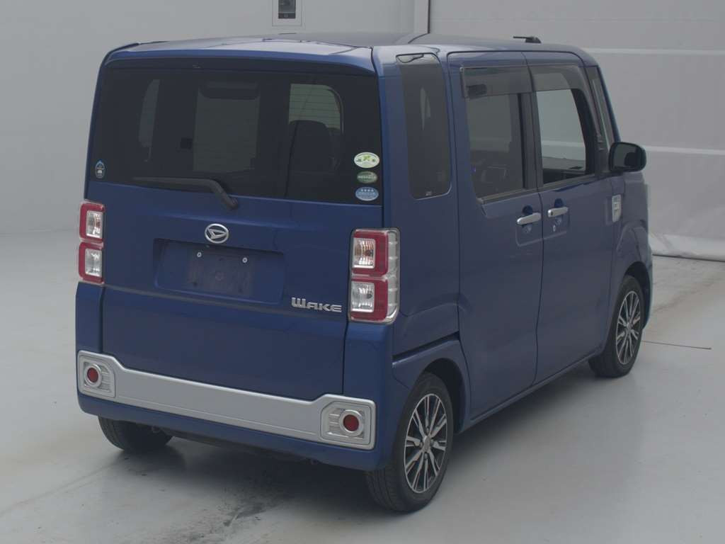 2016 Daihatsu Wake LA700S[1]