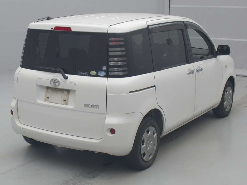 2005 Toyota Sienta NCP81G[1]