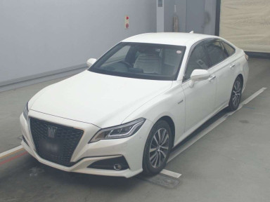 2019 Toyota Crown Hybrid