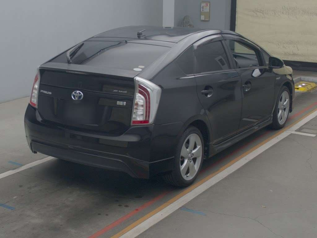 2012 Toyota Prius ZVW30[1]