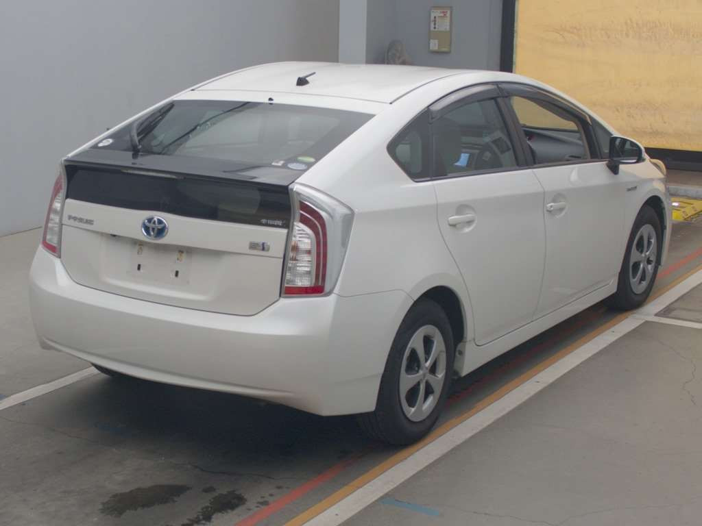 2014 Toyota Prius ZVW30[1]