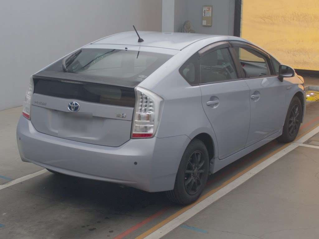 2010 Toyota Prius ZVW30[1]