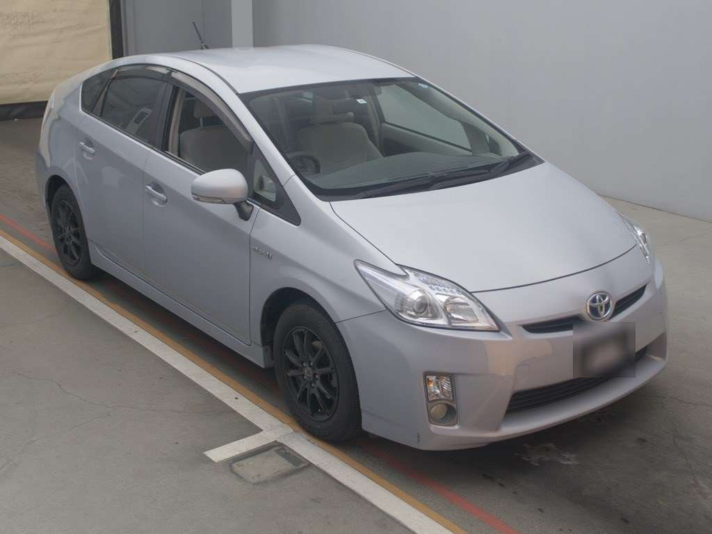 2010 Toyota Prius ZVW30[2]