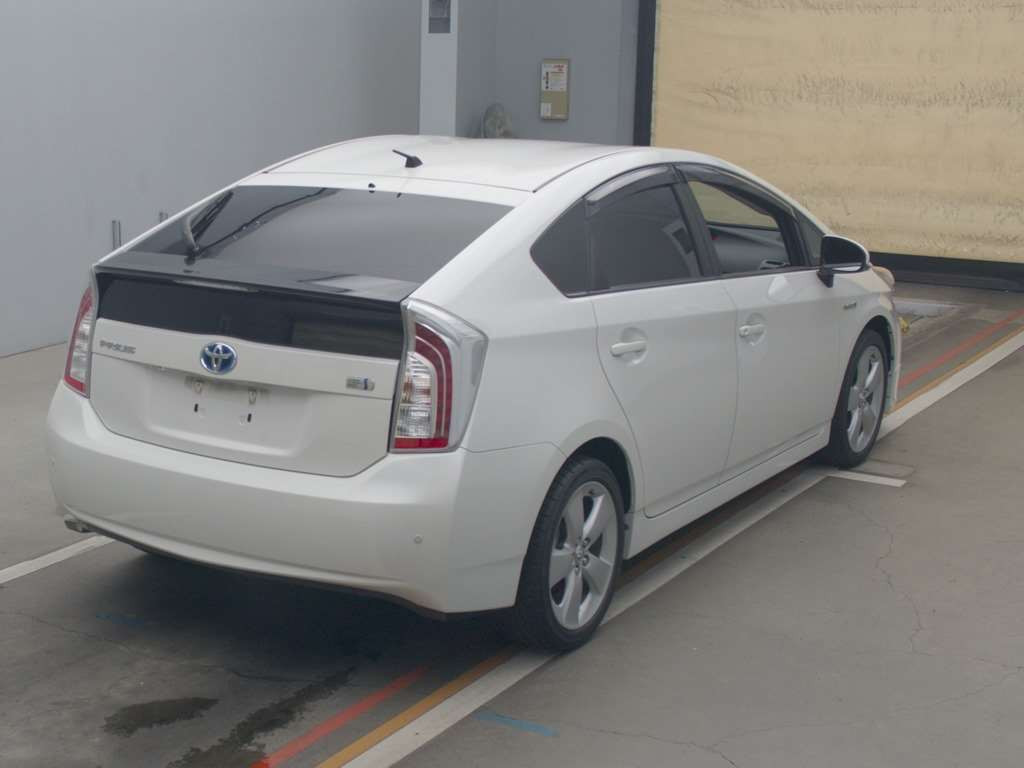 2013 Toyota Prius ZVW30[1]