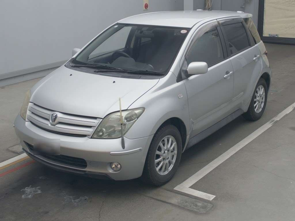 2002 Toyota IST NCP61[0]