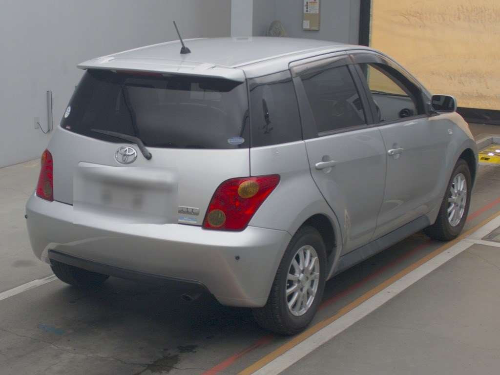 2002 Toyota IST NCP61[1]