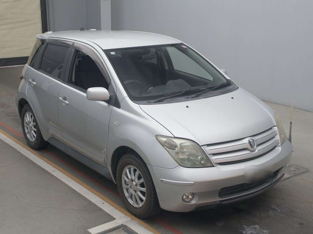 2002 Toyota IST NCP61[2]