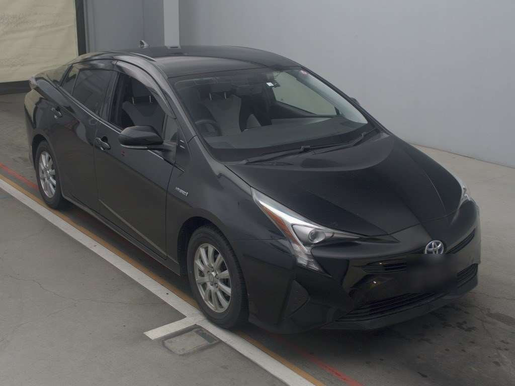 2016 Toyota Prius ZVW50[2]