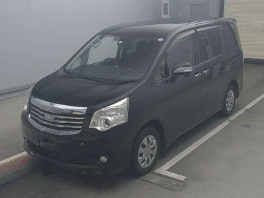 2013 Toyota Noah