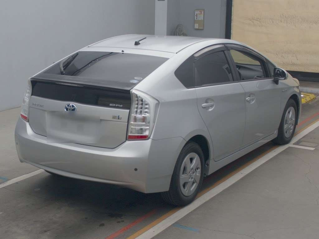 2010 Toyota Prius ZVW30[1]