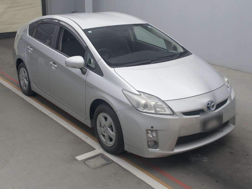 2010 Toyota Prius ZVW30[2]