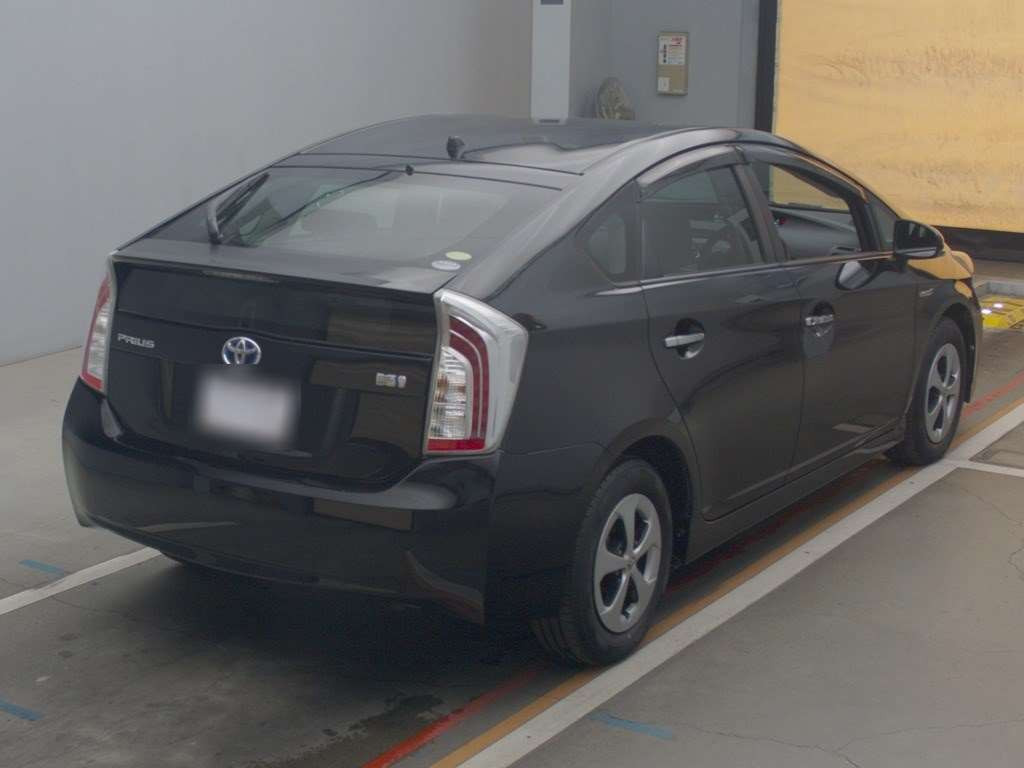 2014 Toyota Prius ZVW30[1]