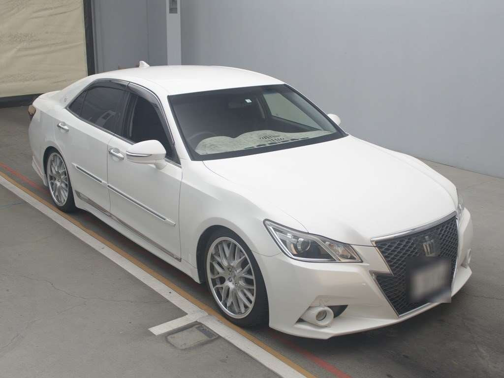 2013 Toyota Crown GRS210[2]