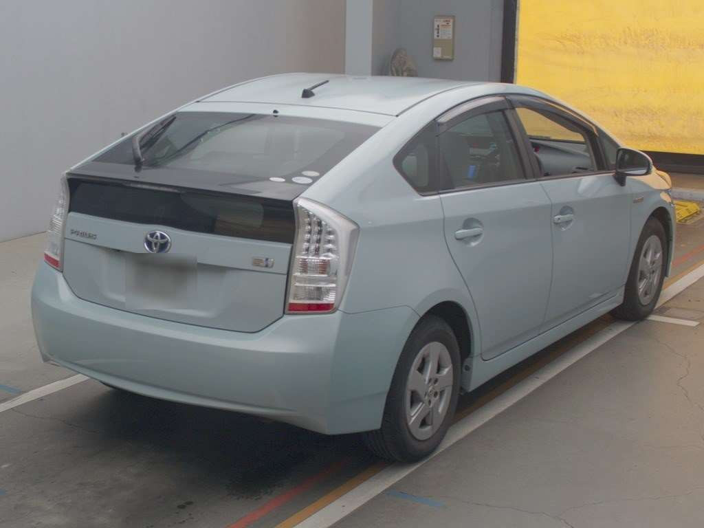 2010 Toyota Prius ZVW30[1]