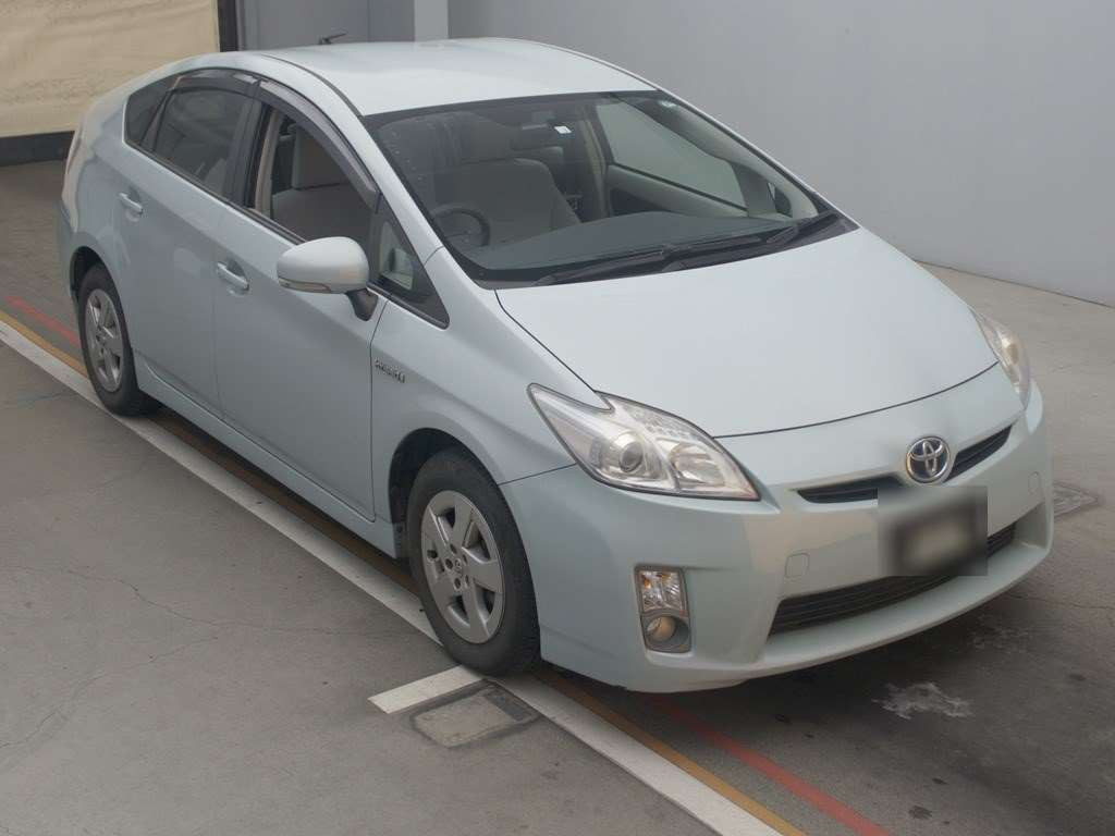 2010 Toyota Prius ZVW30[2]