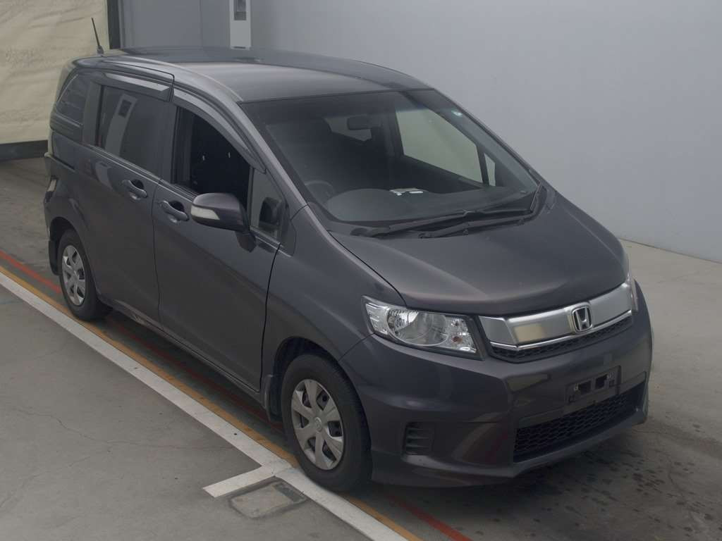 2015 Honda Freed Spike GB3[2]