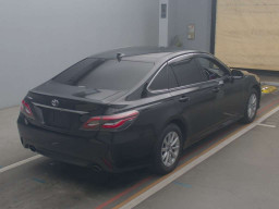 2018 Toyota Crown