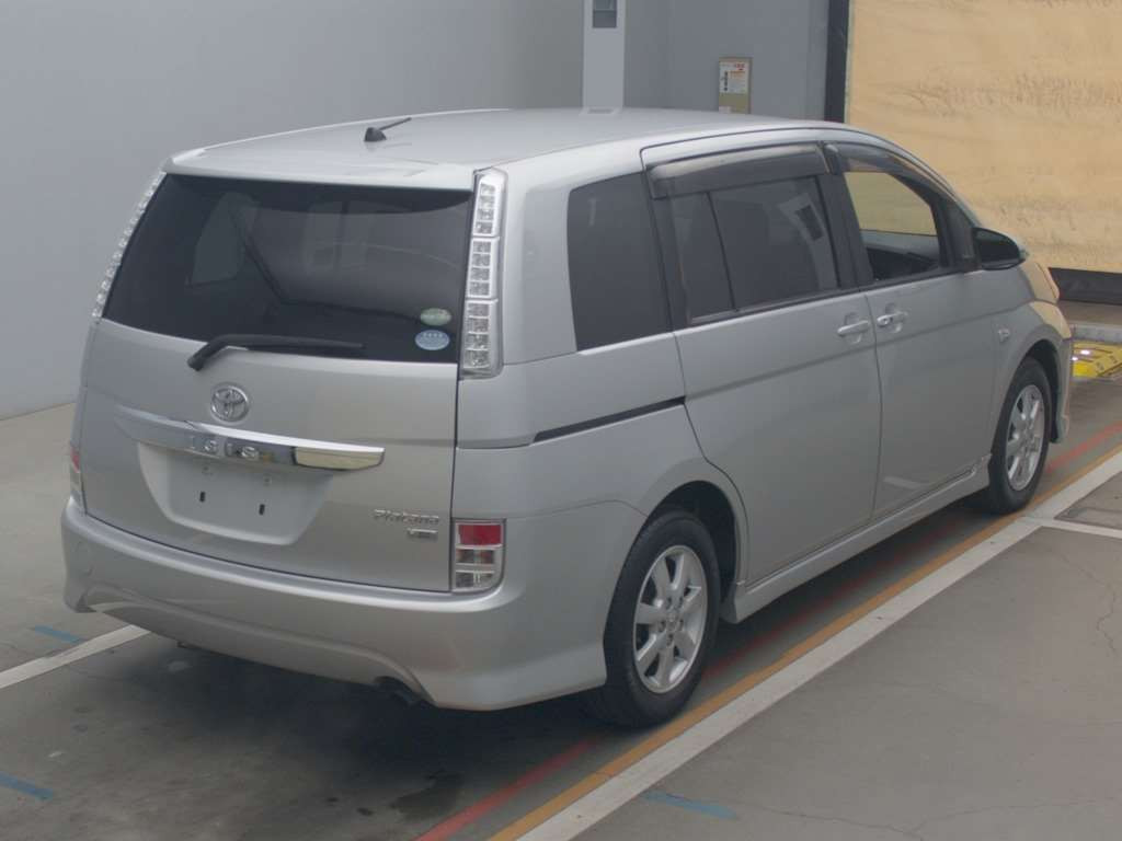 2015 Toyota Isis ZGM10W[1]