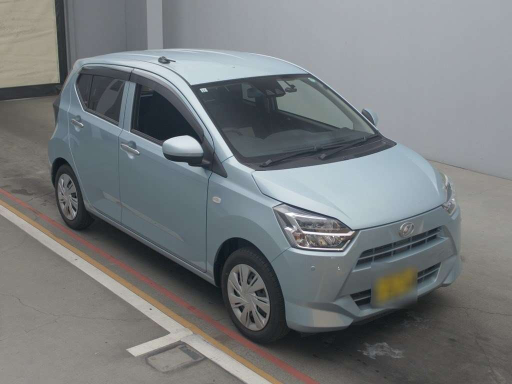 2017 Daihatsu Mira es LA350S[2]