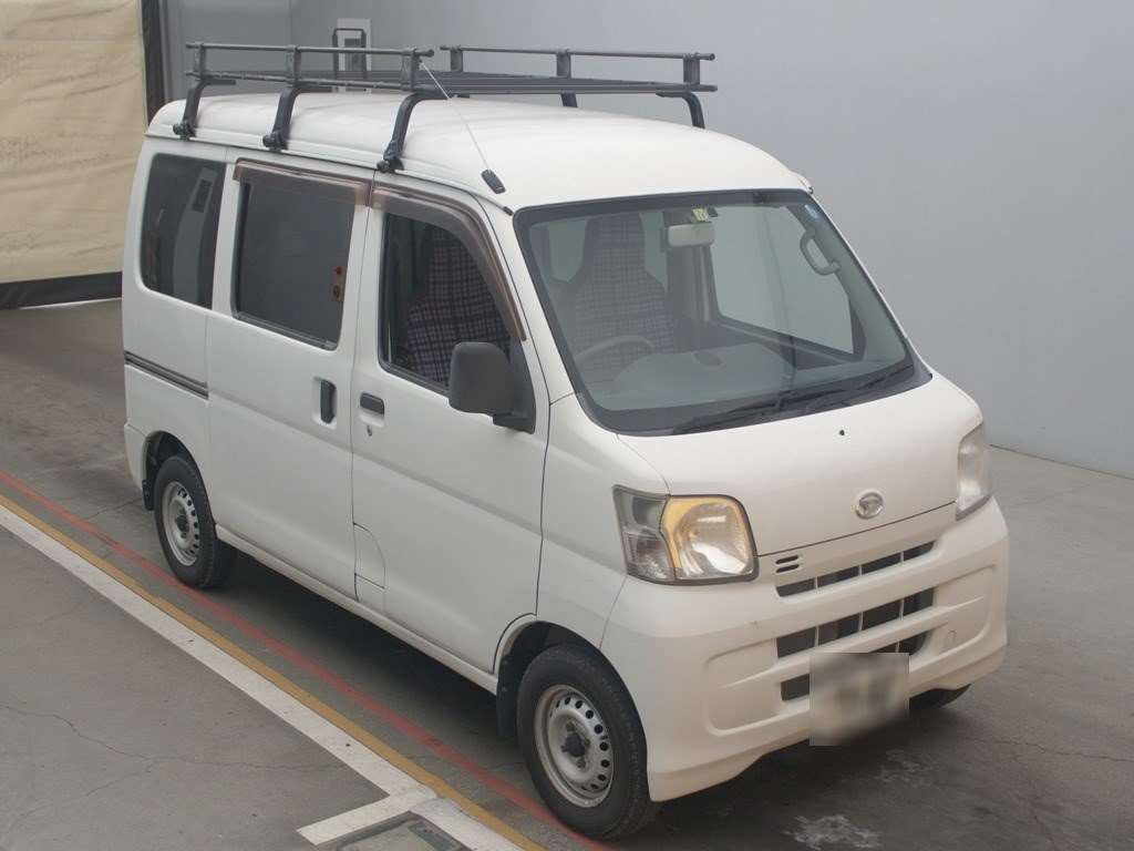 2014 Daihatsu Hijet Cargo S331V[2]