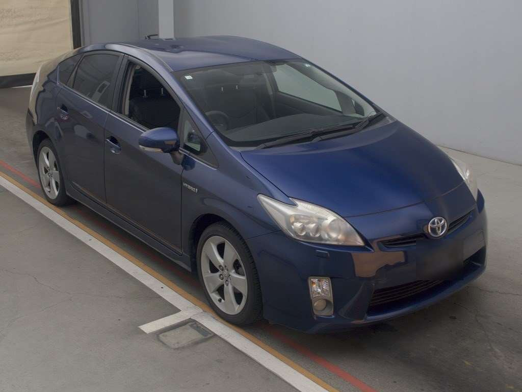 2010 Toyota Prius ZVW30[2]