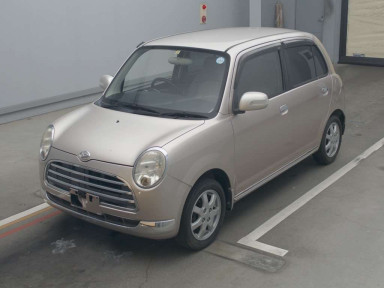 2005 Daihatsu Miragino