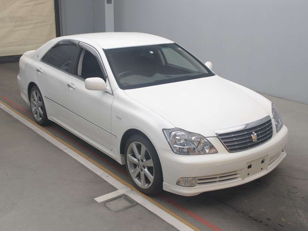 2004 Toyota Crown GRS182[2]