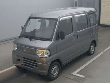 2013 Mitsubishi Minicab Van