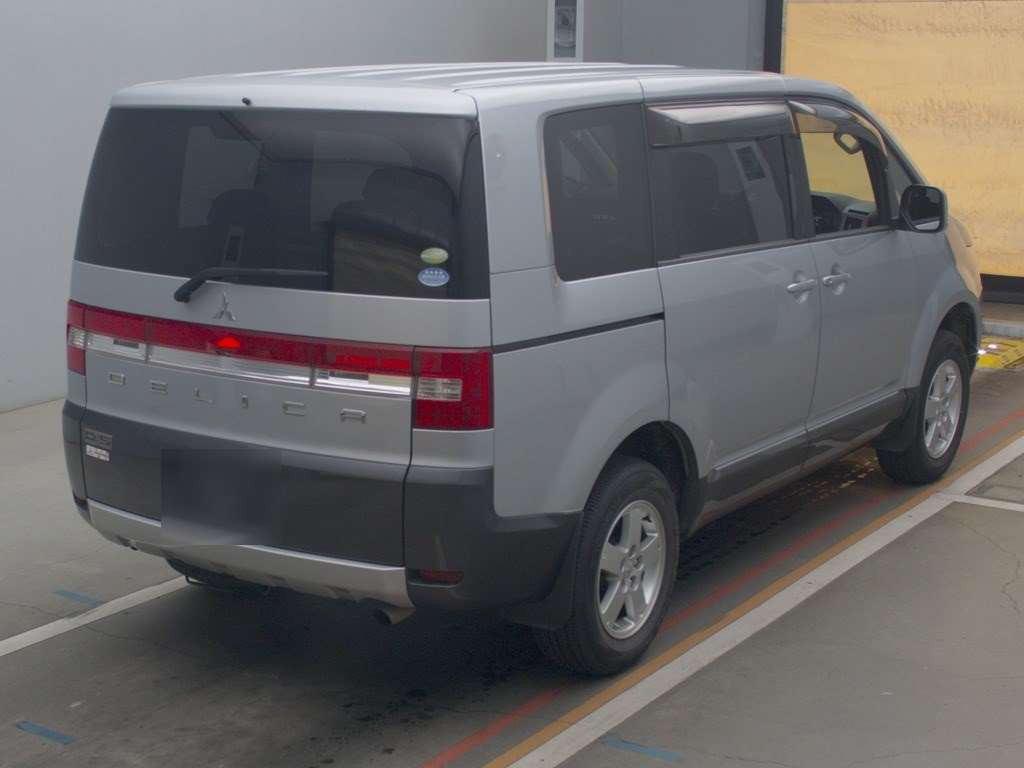 2009 Mitsubishi Delica D5 CV5W[1]