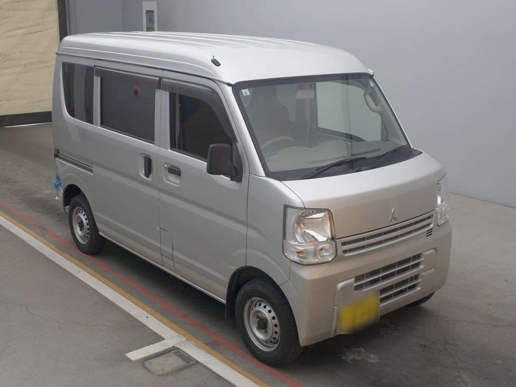 2018 Mitsubishi Minicab Van DS17V[2]