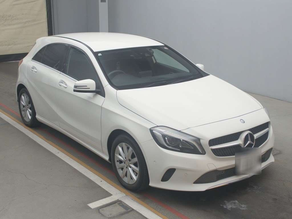 2016 Mercedes Benz A-Class 176042[2]