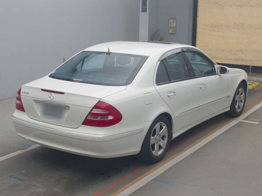 2002 Mercedes Benz E-Class 211065C[1]