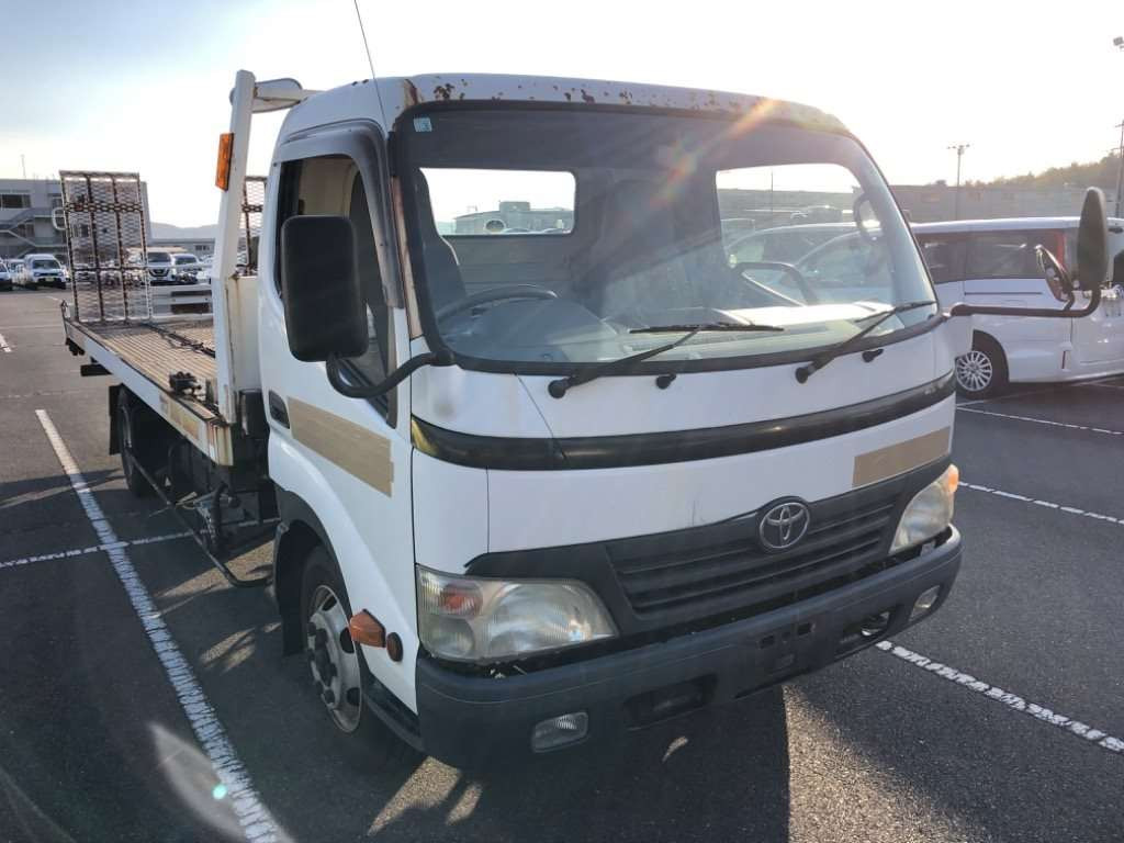 2010 Toyota Toyoace Truck XZU424[2]