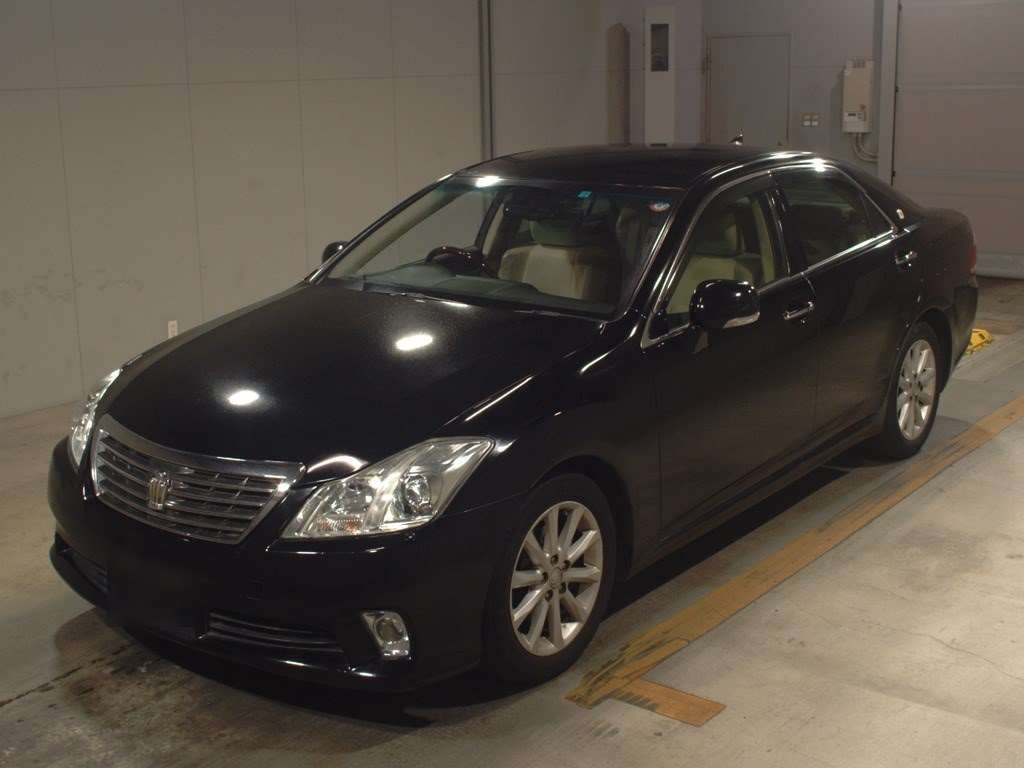 2011 Toyota Crown GRS202[0]