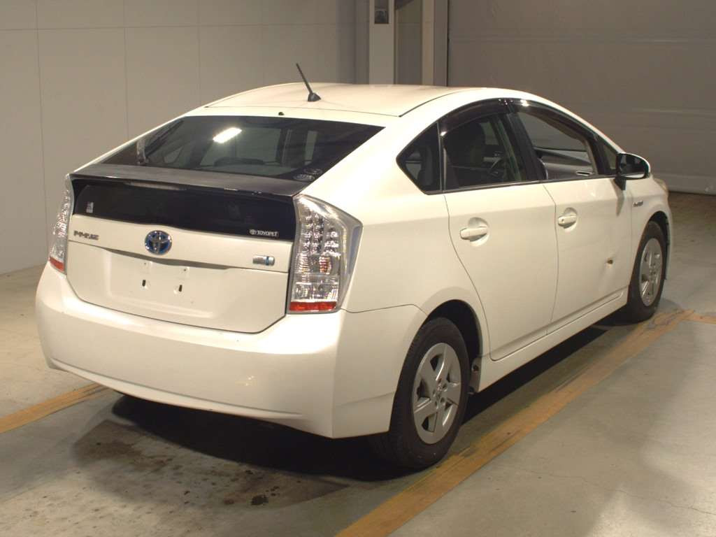 2010 Toyota Prius ZVW30[1]