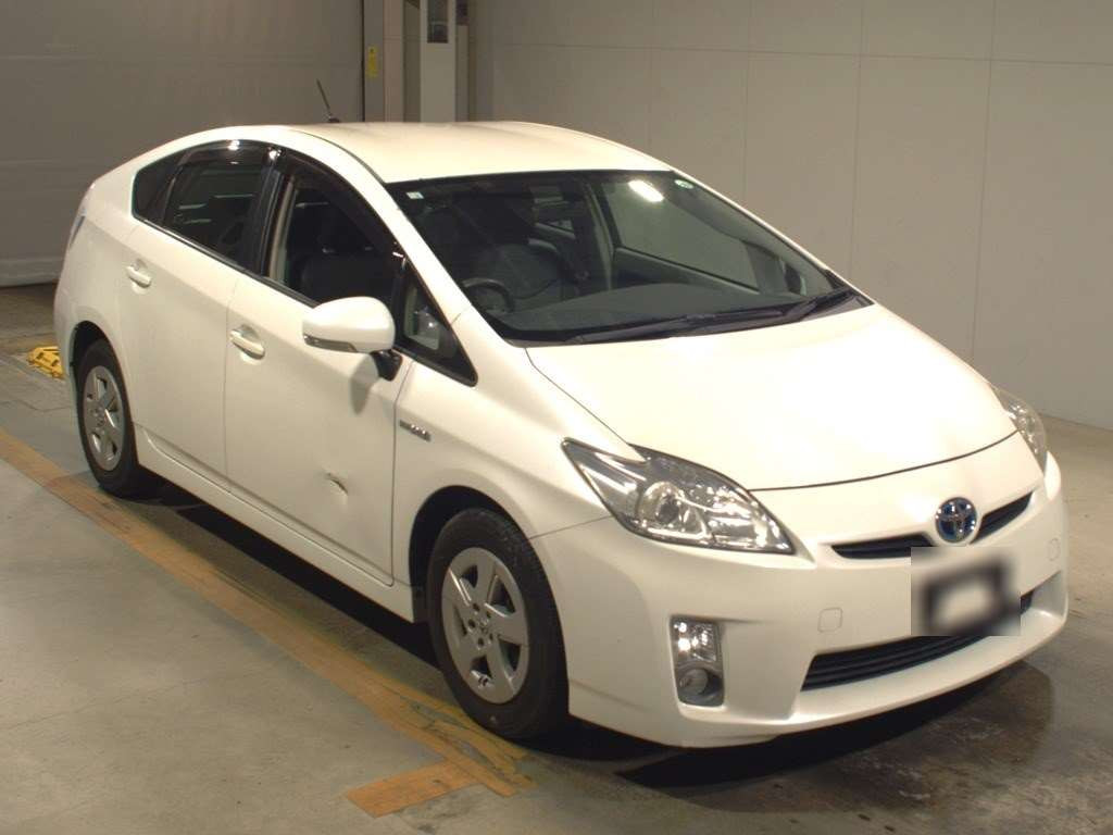 2010 Toyota Prius ZVW30[2]